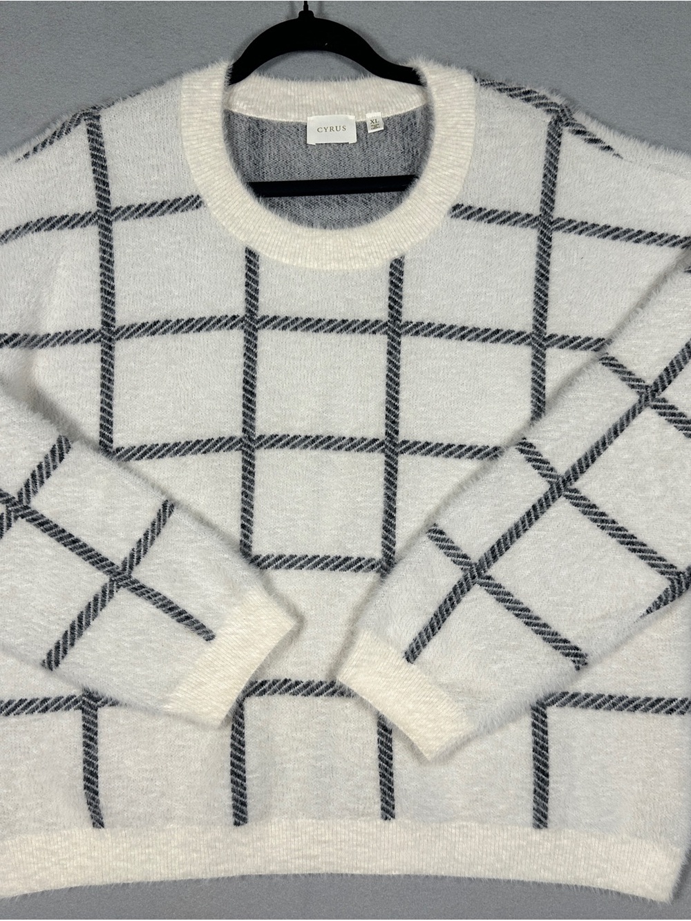 Cyrus Cream Black Windowpane Plaid Fuzzy Knit Crewneck Sweater Size XL